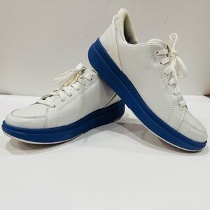 Kizik Sydney Leather Sneakers in White Lilac